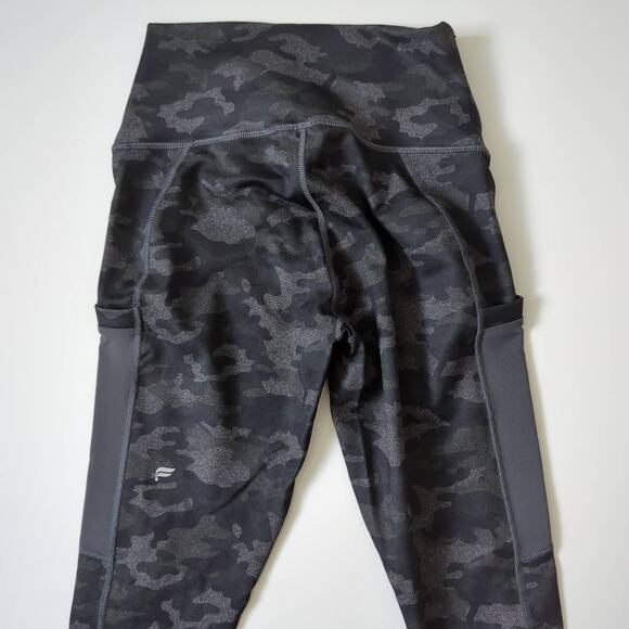 NWT Fabletics Womens Pants Charcoal Camo On the Go Leggings High Rise Pockets XS - Picture 6 of 9